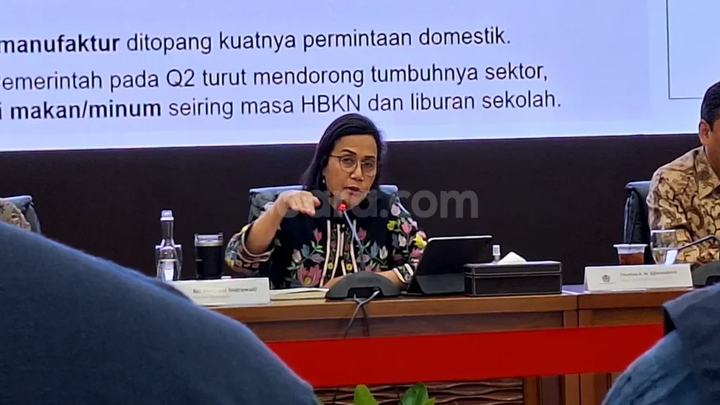 Sri Mulyani Buka Suara Soal RI Terkena Deflasi 4 Bulan Beruntun